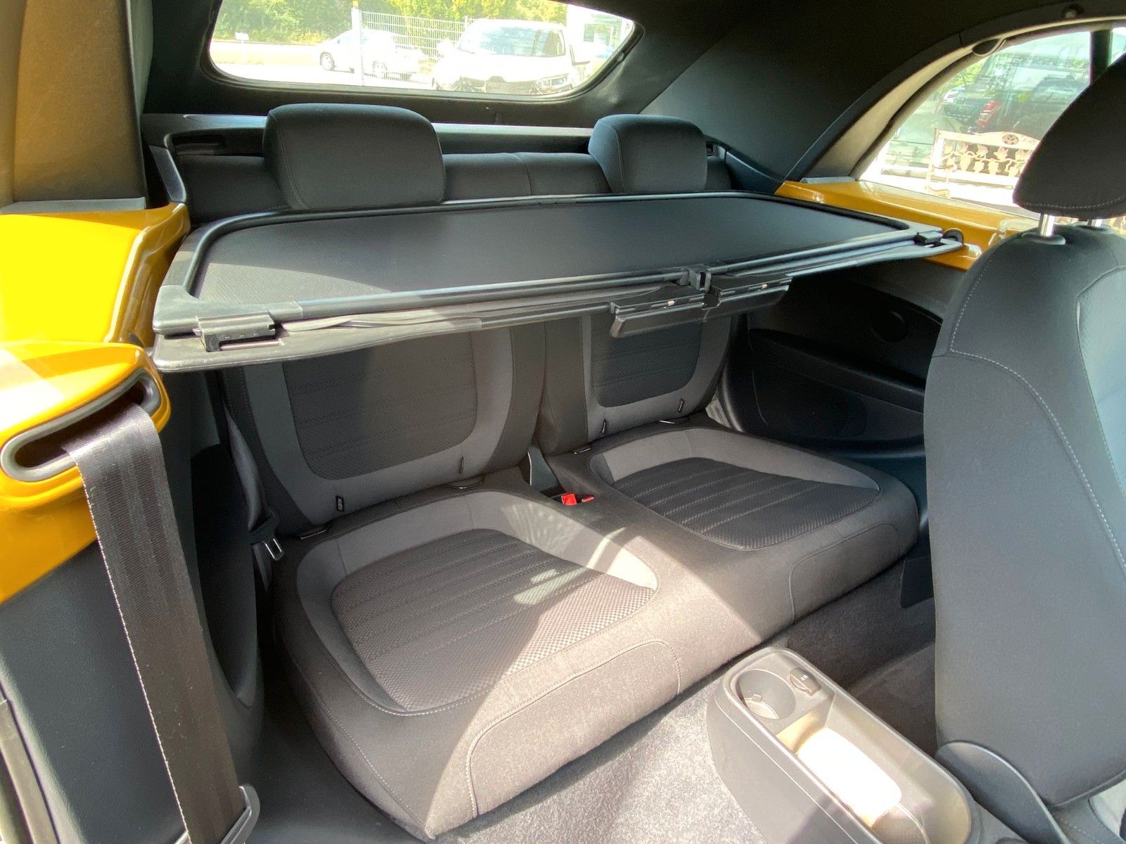 Fahrzeugabbildung Volkswagen Beetle Cabrio 2.0 TSI DSG R-Line SH+NAVI*FENDER