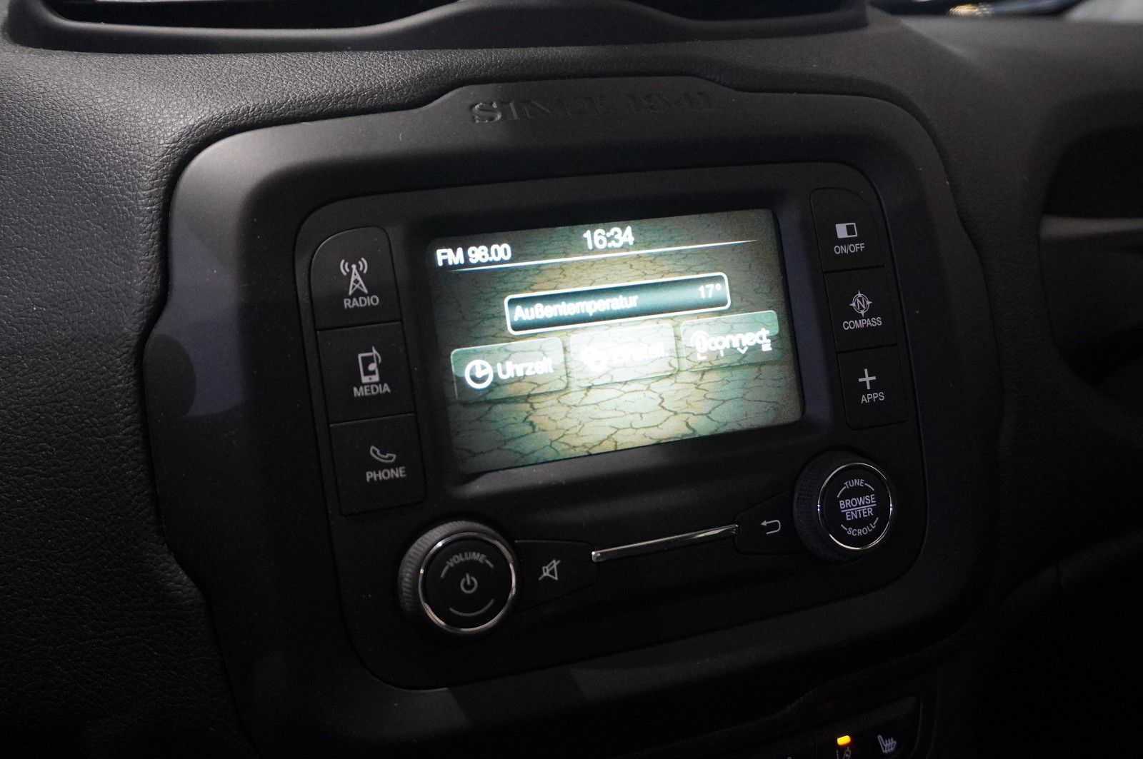 Fahrzeugabbildung Jeep Renegade 1.4 LIMITED 4WD BI-XENON/SHZ/PANO./DAB+