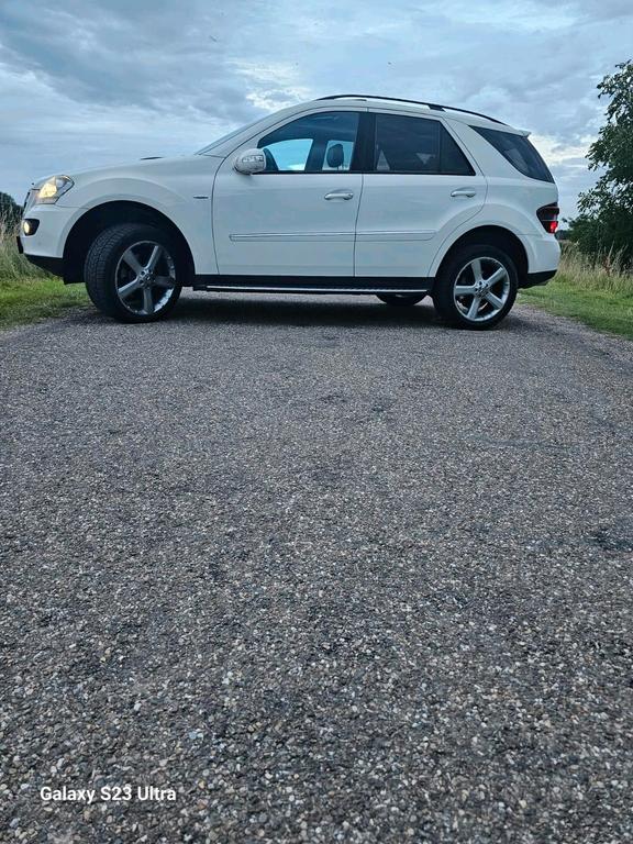 Mercedes-Benz ML 320