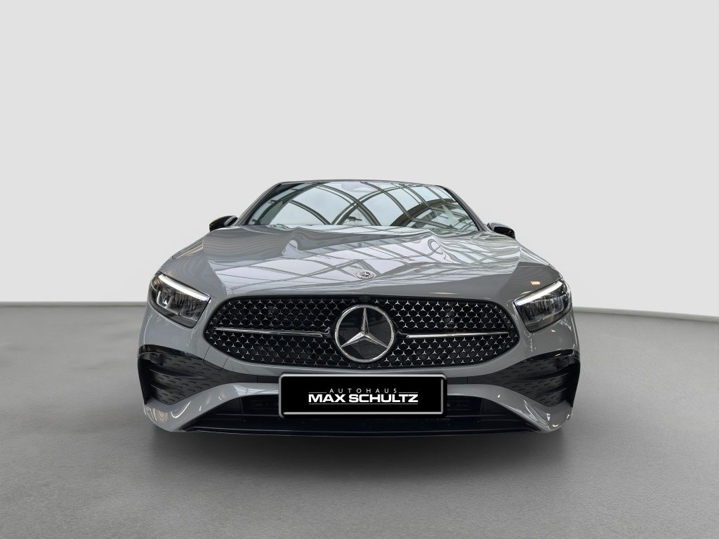 Fahrzeugabbildung Mercedes-Benz A 200 Kompaktlimousine AMG LIne, Night Paket*LED