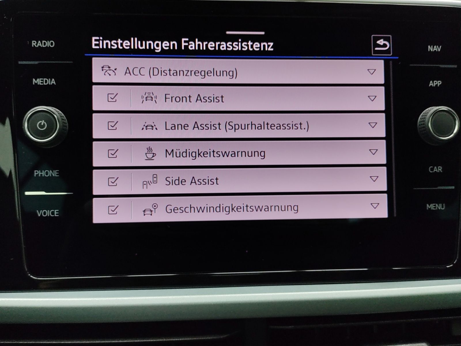 Volkswagen T-Roc - Bild 14