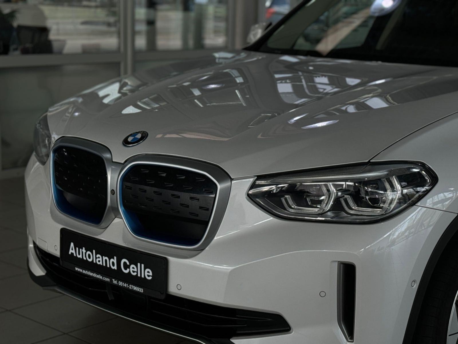 Fahrzeugabbildung BMW iX3 Impressive 360°HUD DAB H/K Komfort 20Zoll