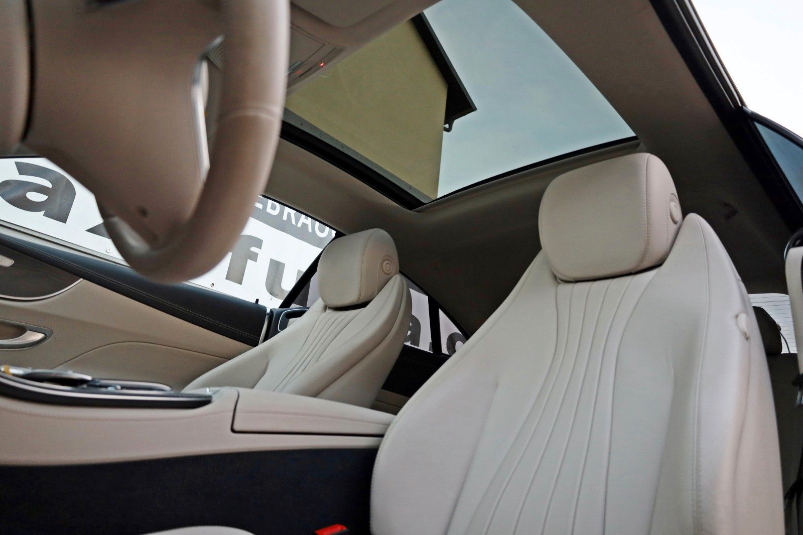 Fahrzeugabbildung Mercedes-Benz E 200 Coupe, Avantgarde, SH,Kamera,ACC,Panorama