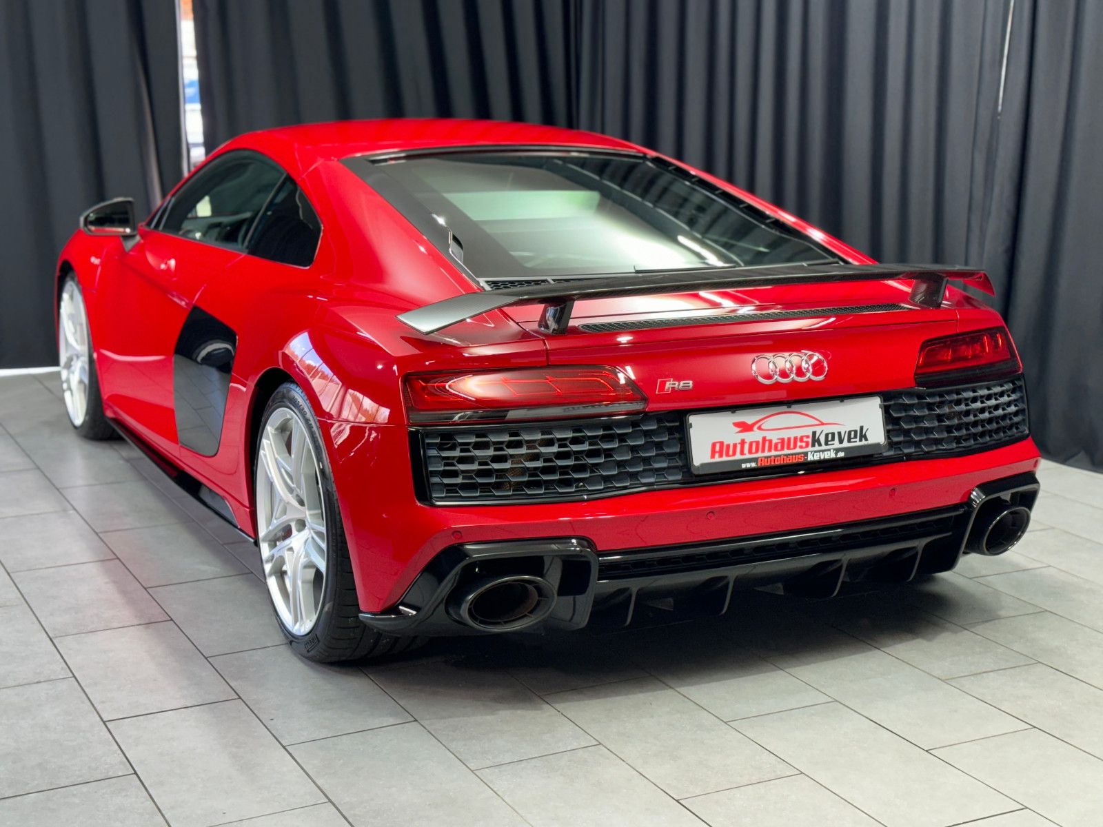 Fahrzeugabbildung Audi R8 Coupe 5.2 FSI quattro performance|B&O|KERAMIK