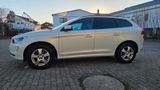Volvo XC 60 Momentum AWD Xenon Navi 8fach bereift - Volvo XC60: Allradantrieb
