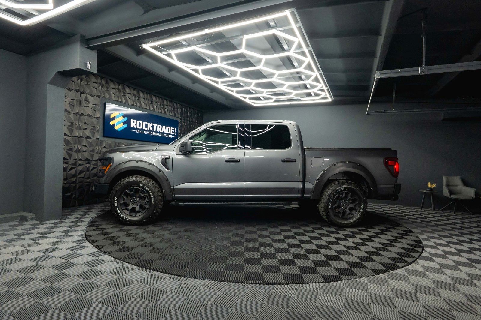 Fahrzeugabbildung Ford F150 5.0L V8 4x4 Offroad SuperCrew RAPTOR 19%