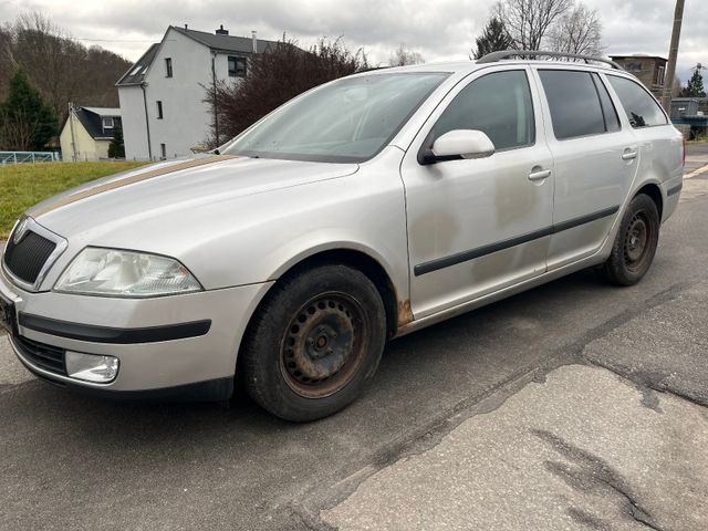 Skoda Octavia Combi 1.6 FSI Ambiente