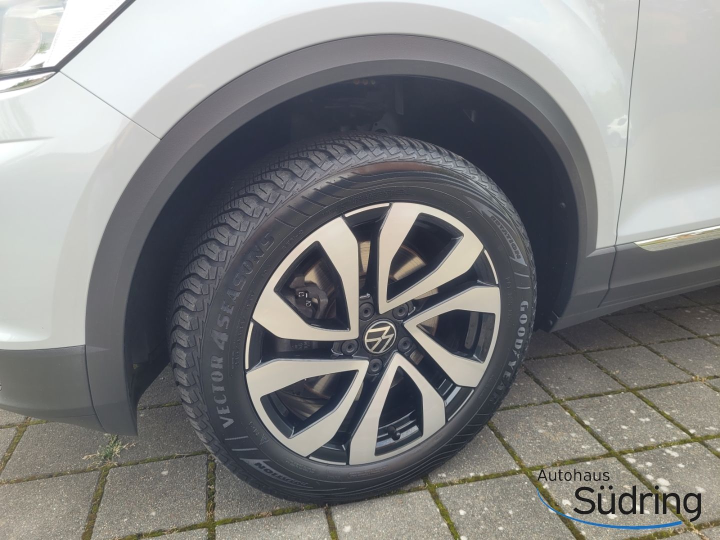 T-Roc Active 2.0 TDI DSG AHK Navi ACC El. Heckkl