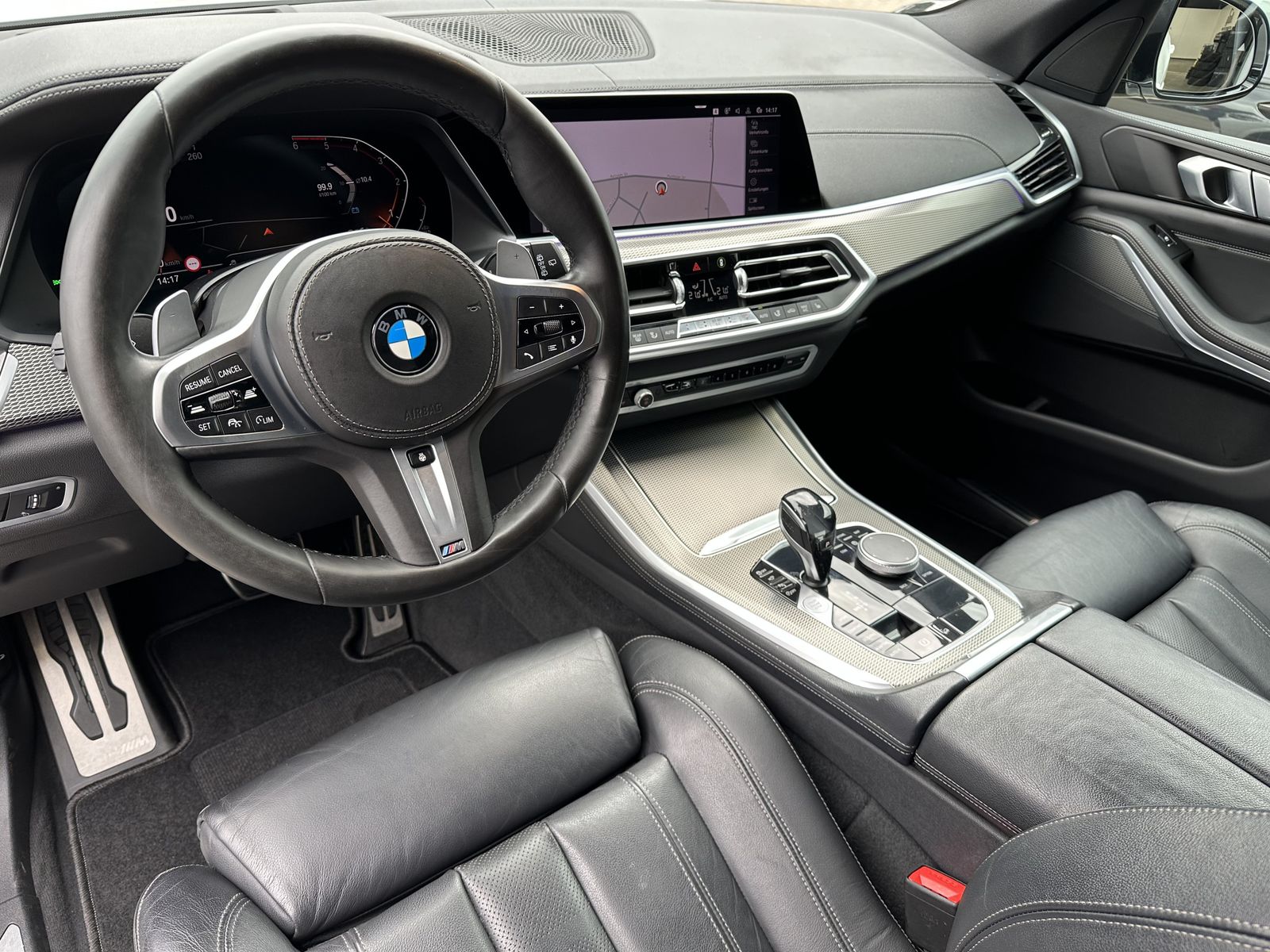 Fahrzeugabbildung BMW X5 xDrive30d M-Sport NAV+LED+AHK+HEAD-UP+21ZO+PP