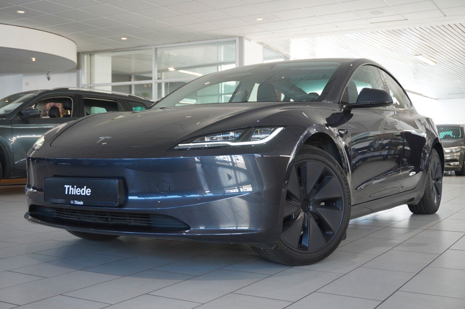 Fahrzeugabbildung Tesla Model 3 Standard Range RWD  NAVI/KAMERA/SH/PILOT