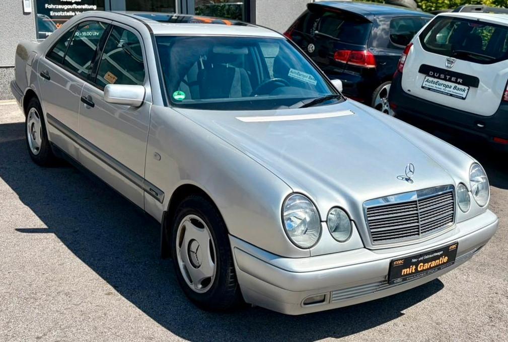 Mercedes-Benz E 200 AUTOMATIK*KLIMA*GSD*TMP*AHK*TOP