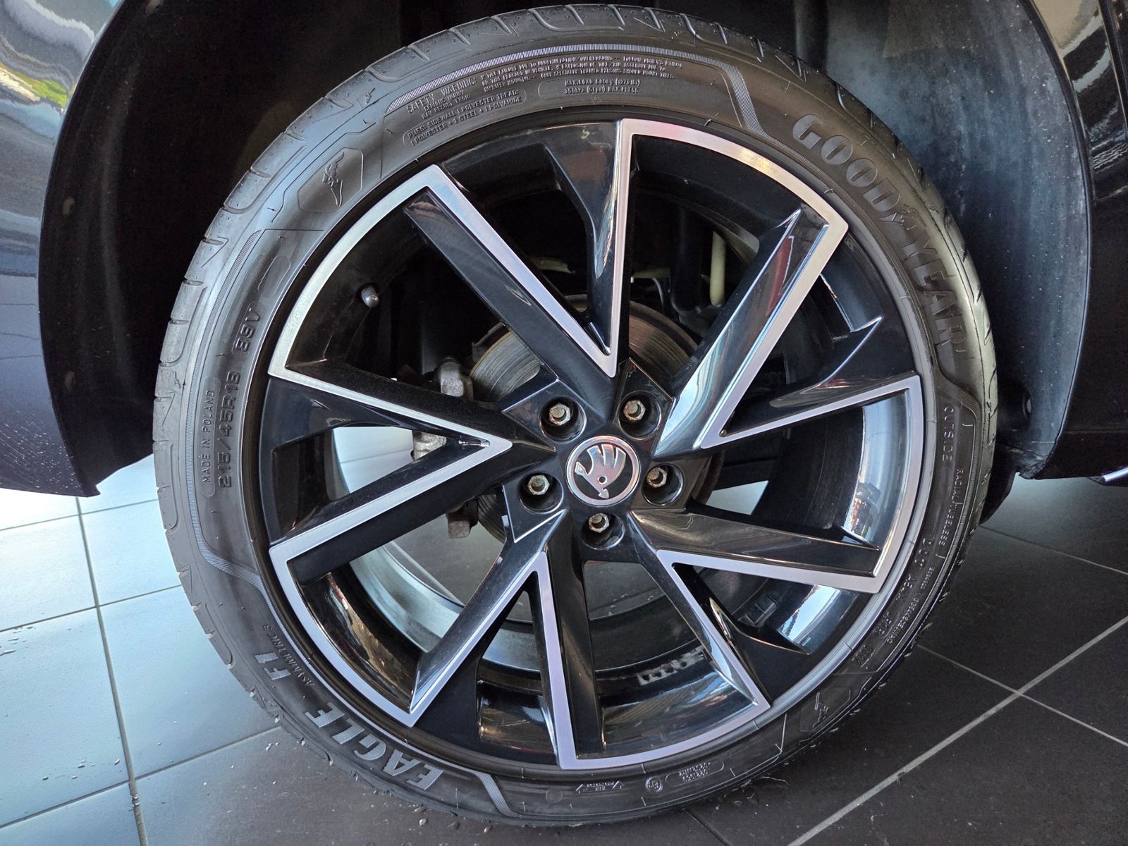 Fahrzeugabbildung SKODA KAMIQ  Monte Carlo PANO LED NAVI ALU