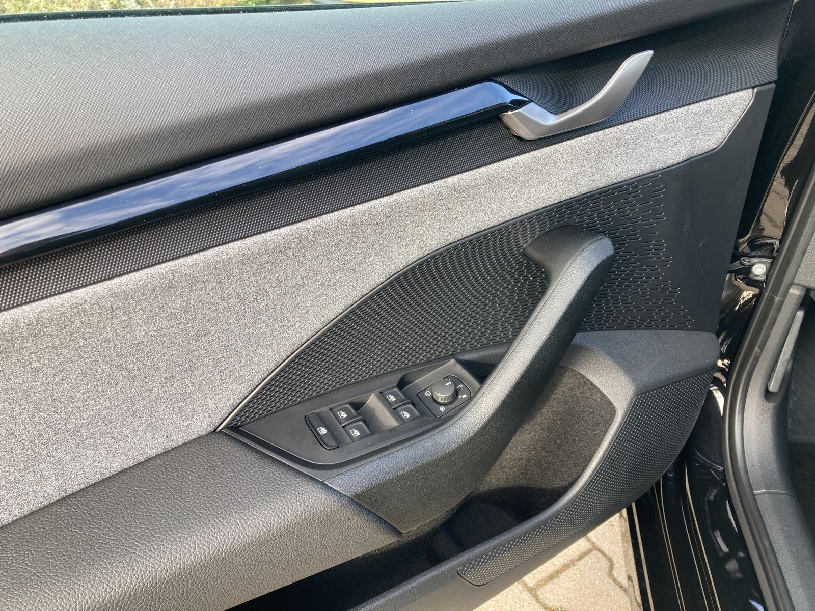 Fahrzeugabbildung SKODA Octavia Combi 2.0 TDI Selection LED-Scheinwerfer