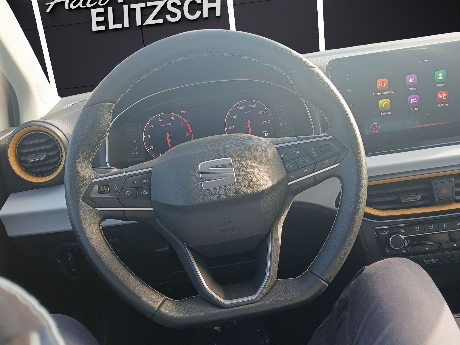 Fahrzeugabbildung SEAT Ibiza TSI Style LED Navi Climatronic AID GRA RFK