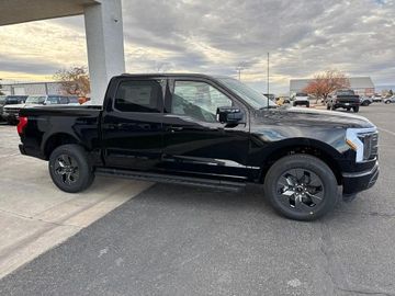Ford F 150 Lightning Lariat gr. Batterie im Vorlauf