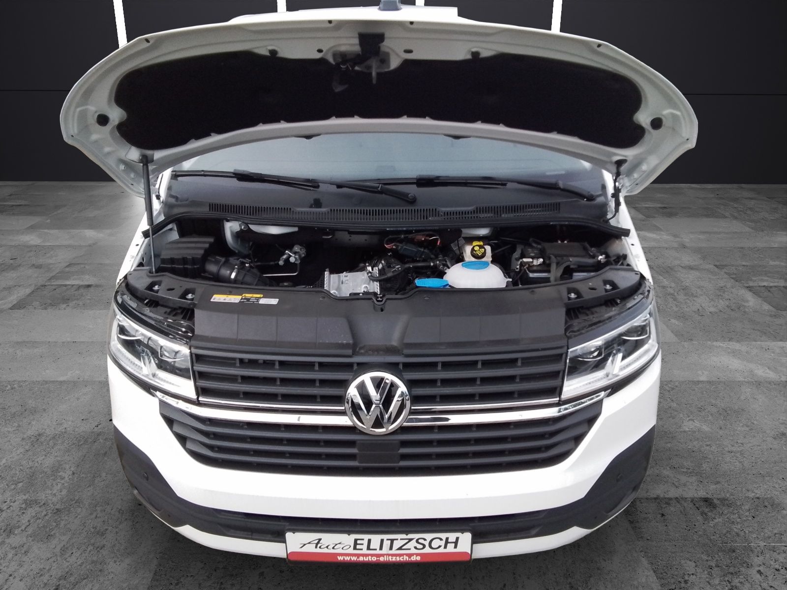 Fahrzeugabbildung Volkswagen T6 Kombi T6.1 TDI 9-Sitzer LED VORB. AHK KLIMA