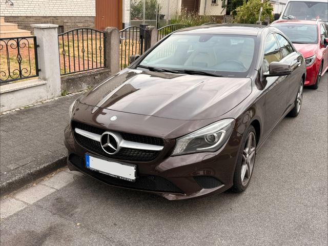 MERCEDES-BENZ CLA 200 AMG Line AMG Line