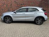 Mercedes-Benz GLA Urban  1 Hand/Nav/Tel/Sitz. - Mercedes-Benz GLA 180 mit Benzin-Antrieb