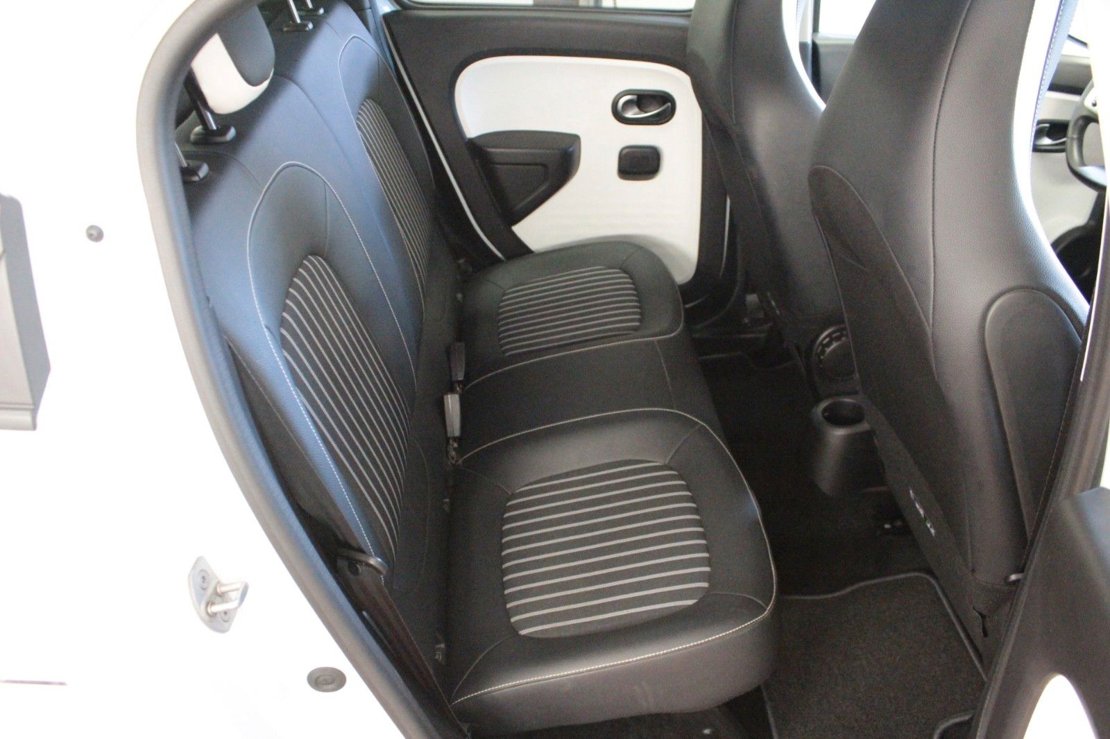 Fahrzeugabbildung Renault Twingo SCe65 Intens*Easy Link*Faltdach*