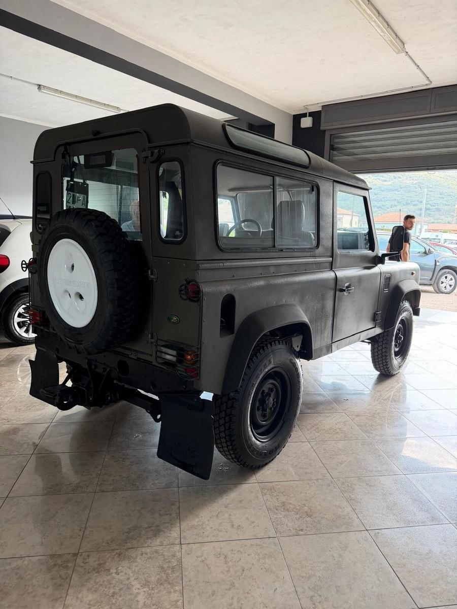 Land Rover Defender 90 2.5 TD5 122ch - Pneus neufs - Chassis sain - Banquette arrière