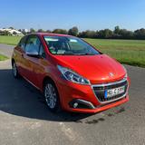 Peugeot 208 1.2 Allure PureTech 82 Allure - Peugeot 208 Gebrauchtwagen in Frankfurt