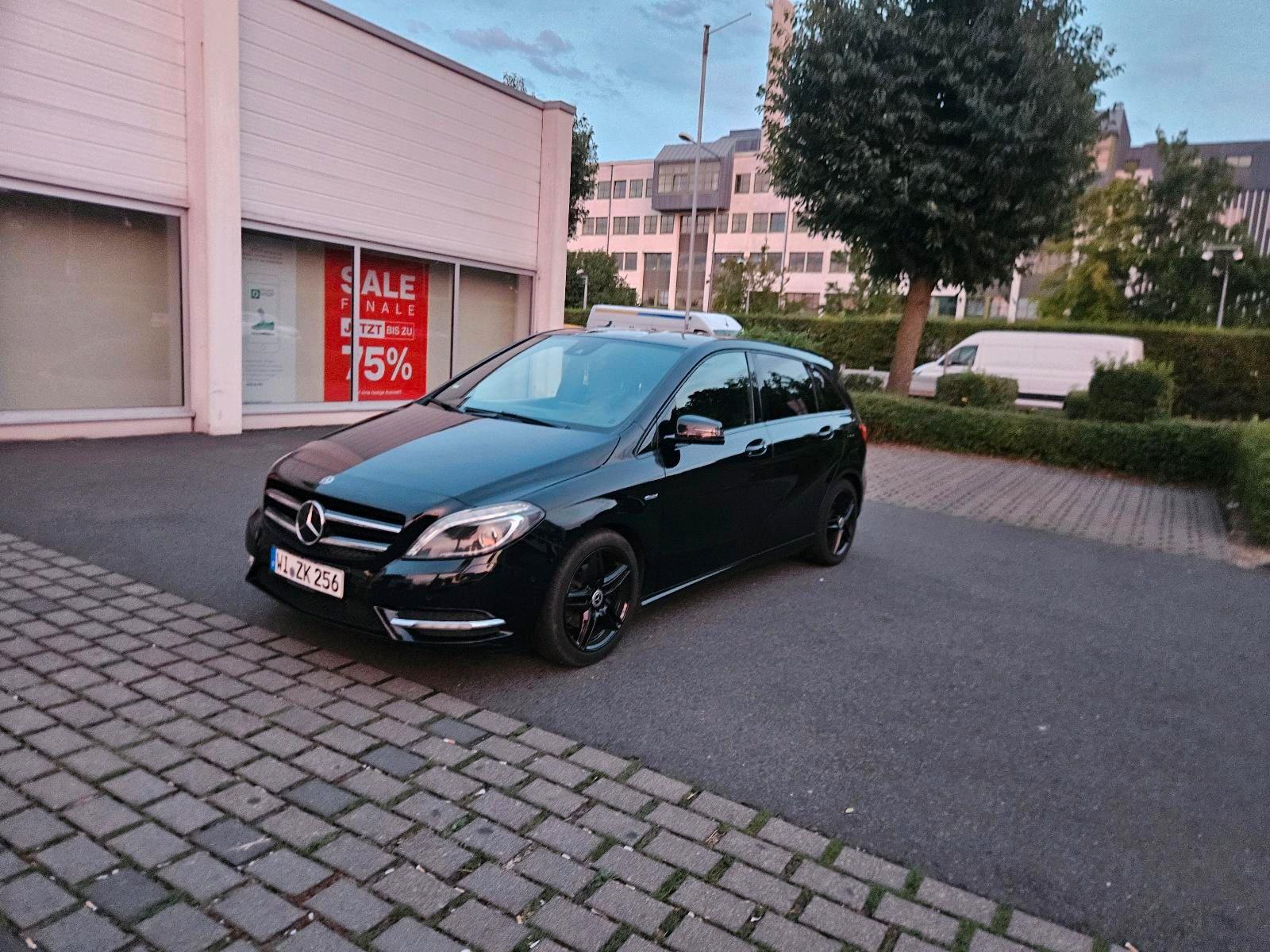 Mercedes-Benz B 200