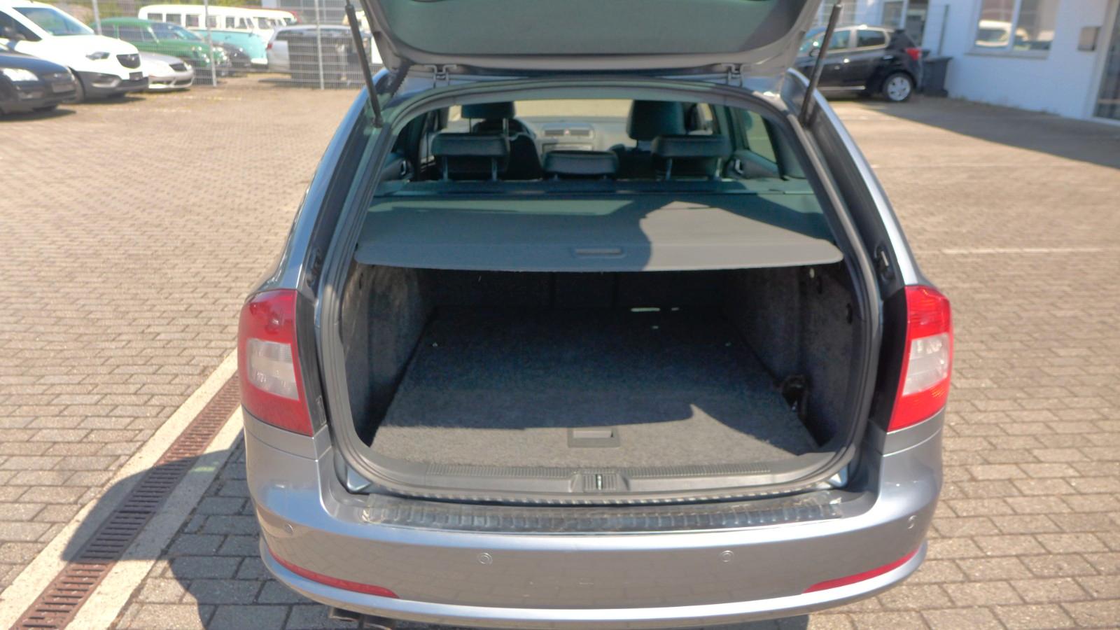 Skoda Octavia 2012 — photo 9