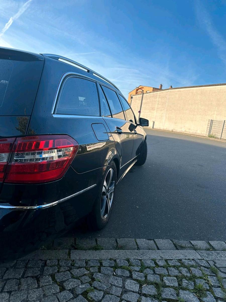 Mercedes-Benz E250 2010 — photo 9