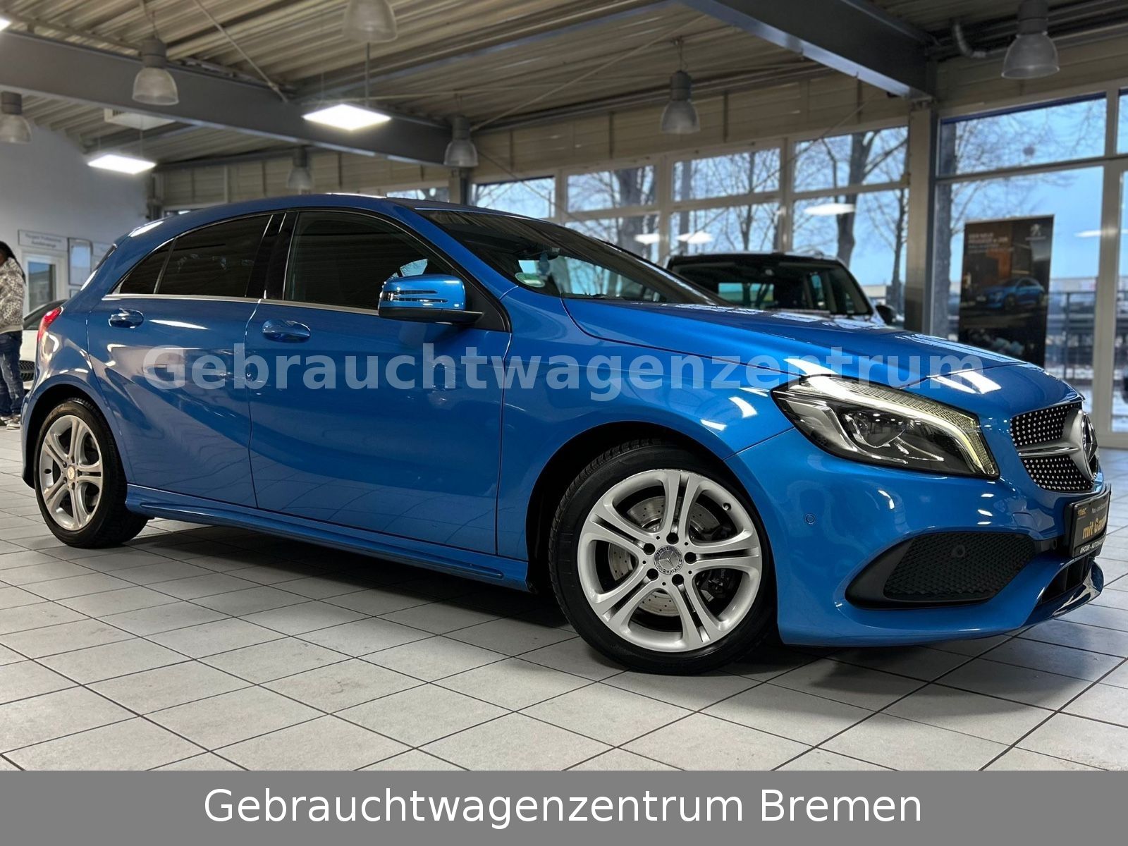 MERCEDES-BENZ A 220