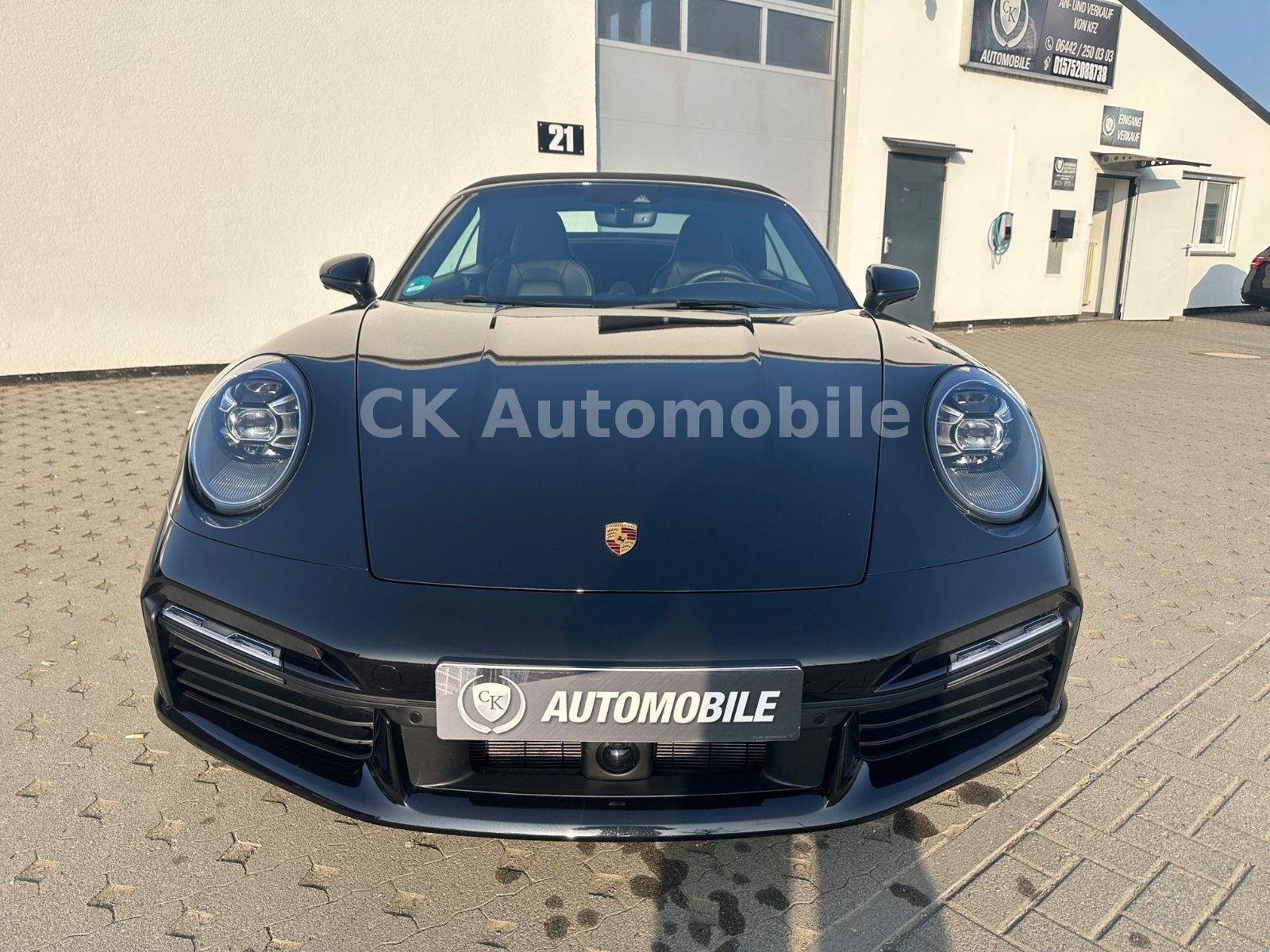 Fahrzeugabbildung Porsche 911 Turbo S Cabriolet Sport-Chrono/360°/ACC/LED