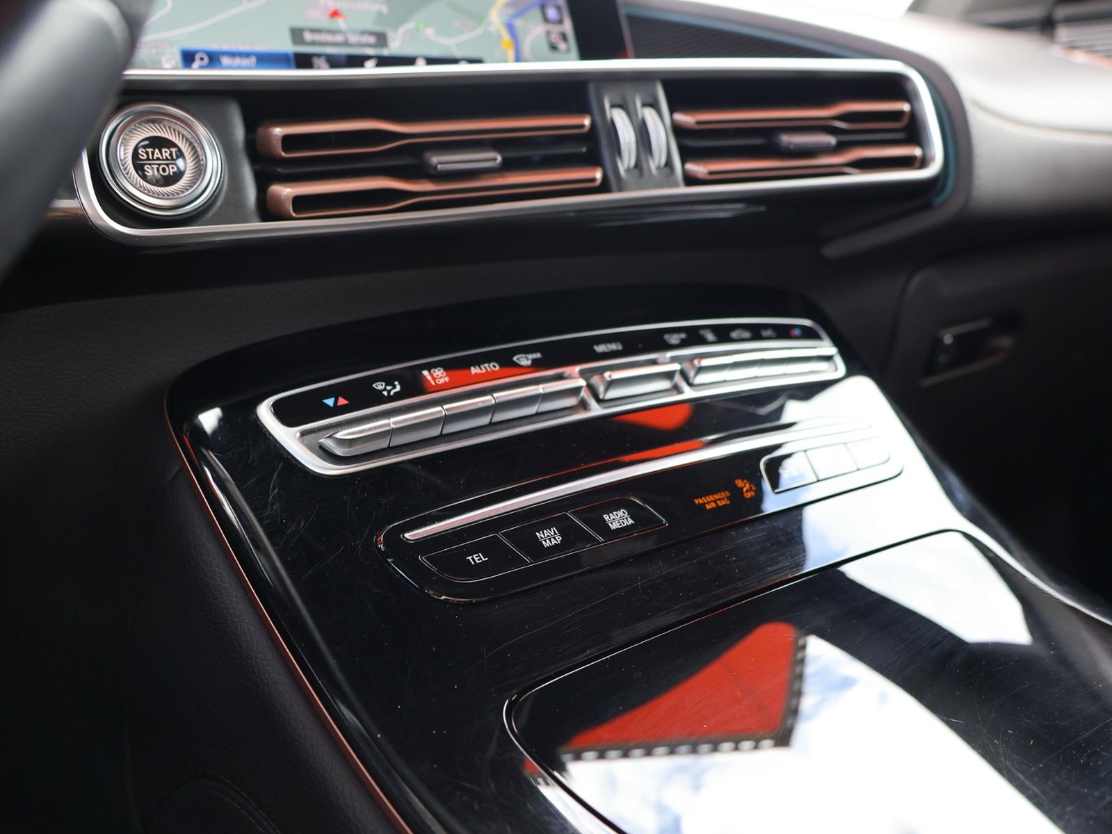 Mercedes-Benz EQC 400 4M AMG Line SHD Distr. Multi