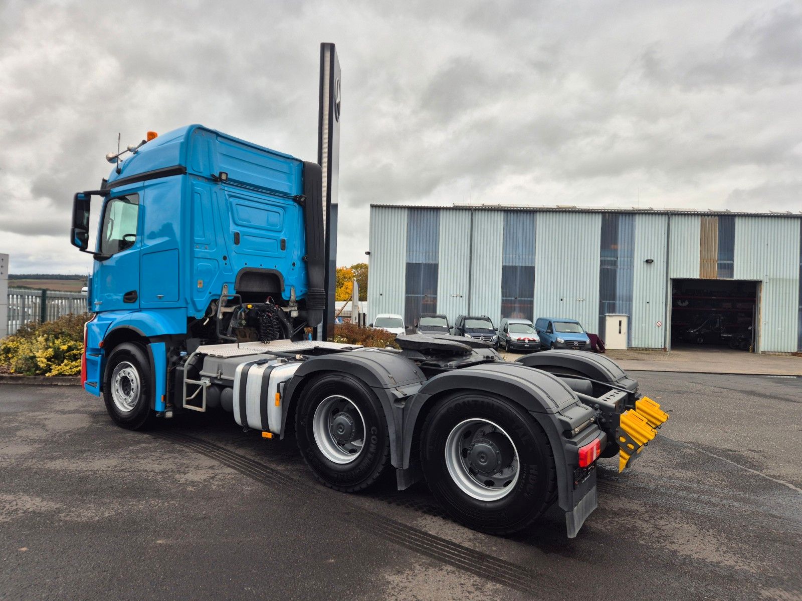 Fahrzeugabbildung Mercedes-Benz Actros 2653 LS 6x4 Retarder 120.000kg