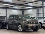 Peugeot 5008 Access SPUR*TEMP*7SITZ*UVM*1.HAND - Peugeot 5008 Gebrauchtwagen in Frankfurt