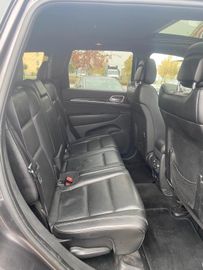 Jeep Grand Cherokee - 10