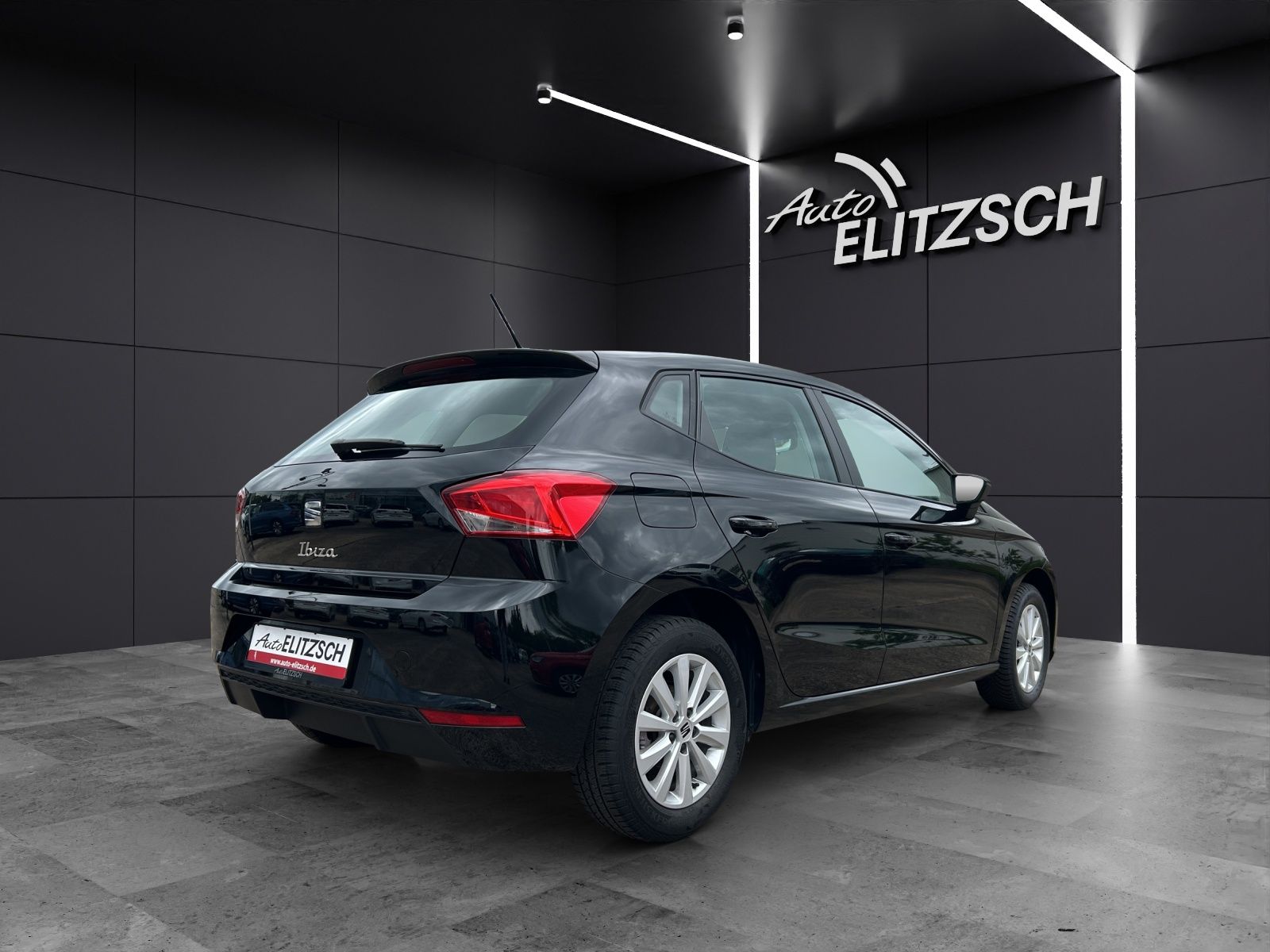 Fahrzeugabbildung SEAT Ibiza TSI Style DSG LED SHZ PDC CarPlay GRA