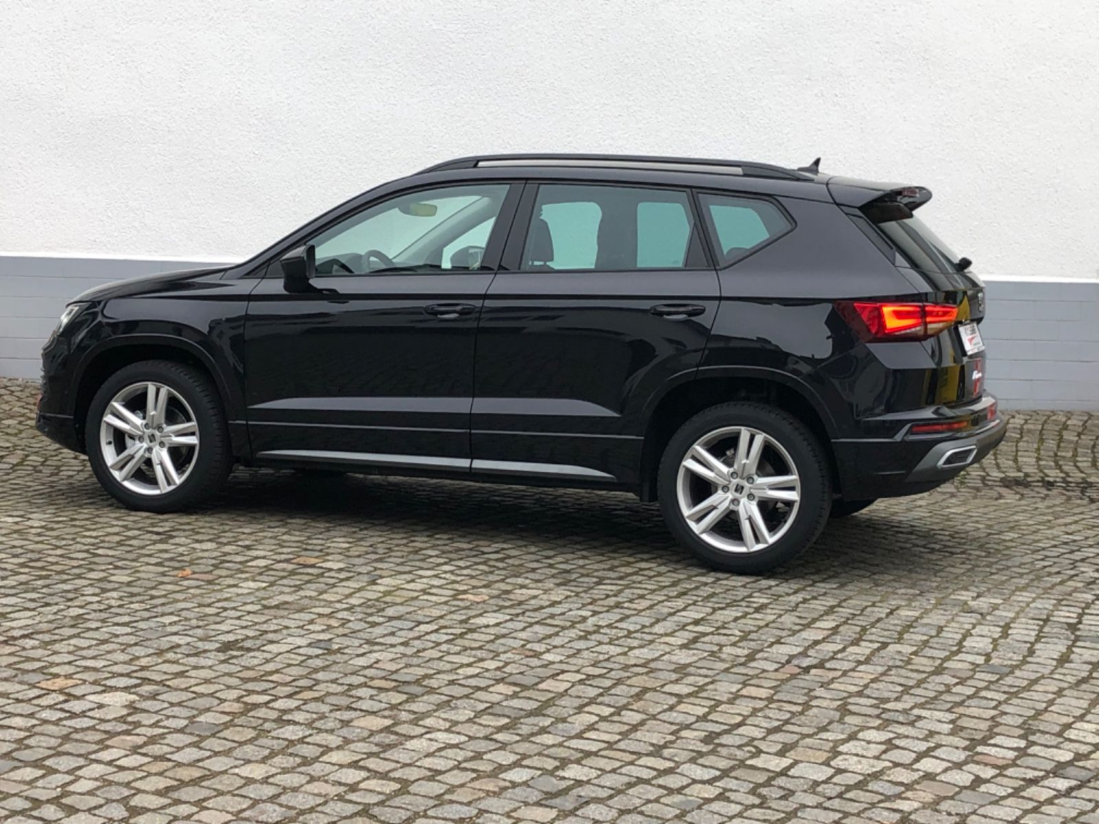 Fahrzeugabbildung SEAT Ateca 1.5 TSI FR DSG *Front Assist *AHZV-Vorb.