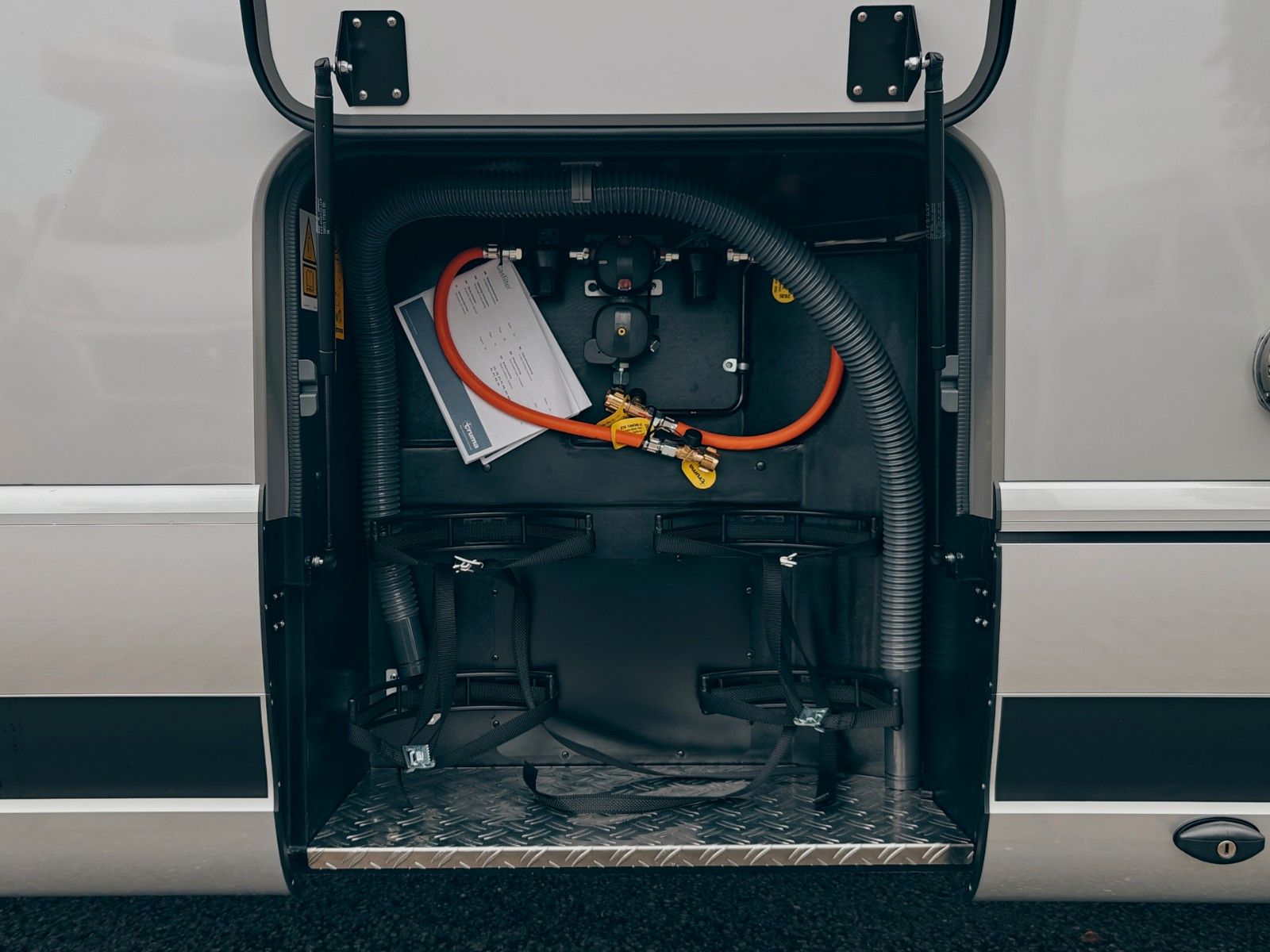 Fahrzeugabbildung HYMER / ERIBA / HYMERCAR B - KLASSE ML T 780 BLACKLINE