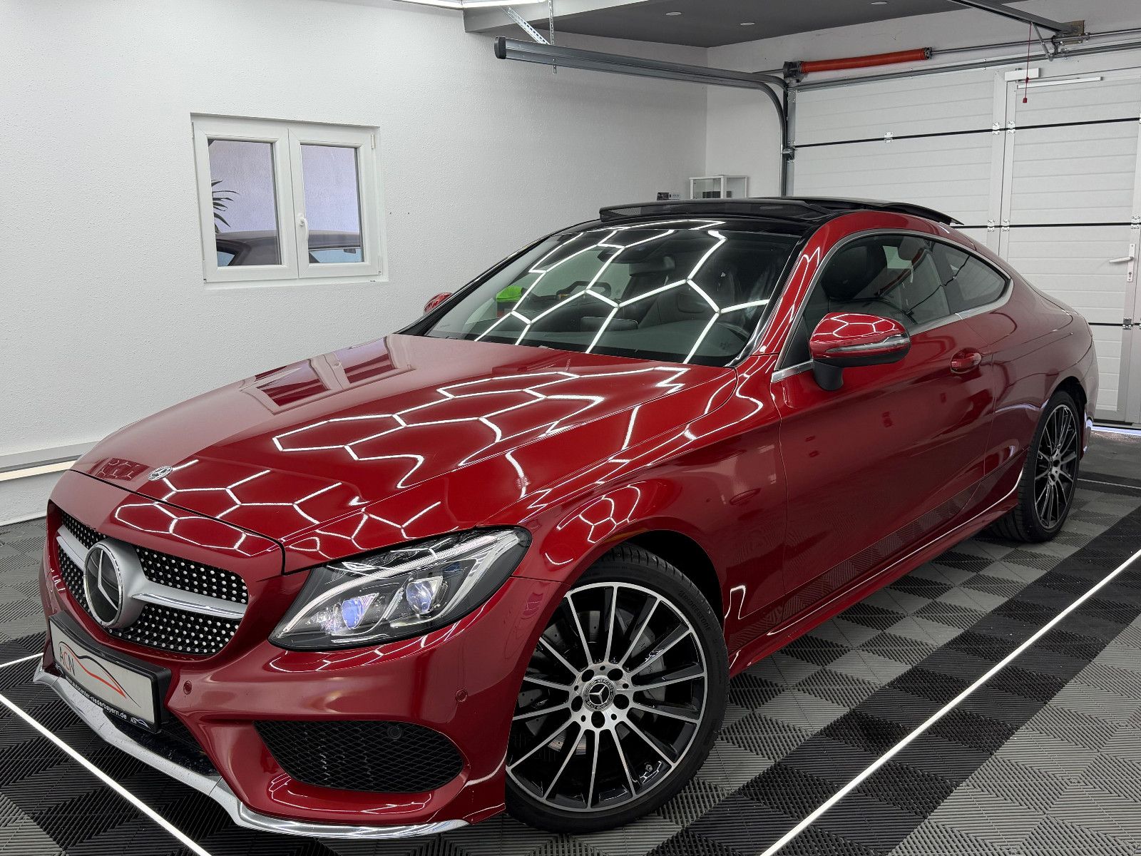 Fahrzeugabbildung Mercedes-Benz C 400 Coupe 4M/AMG-LINE/DESIGNO/PANO/DE FZG/AHK