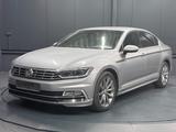 Volkswagen Passat Lim. Highline/R-Line *LEDER*360*CarPlay* - Volkswagen Passat mit Benzin-Antrieb