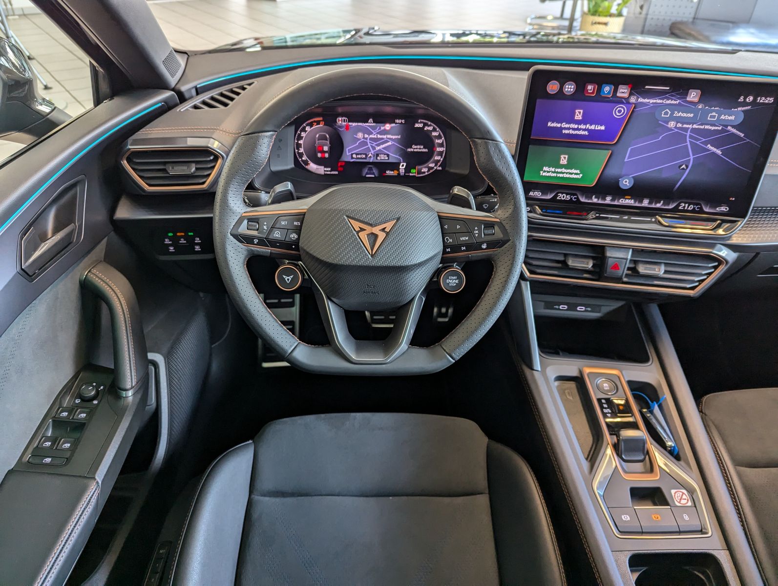 CUPRA Leon 1.5 eTSI Pano Intelligent-Dynamic-Edge-Pake - Image 19