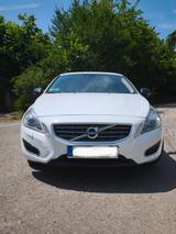 Volvo S60 T5 Momentum 2,5Ltr., 184 KW, Leder, KeylesGo - Volvo S60: Momentum