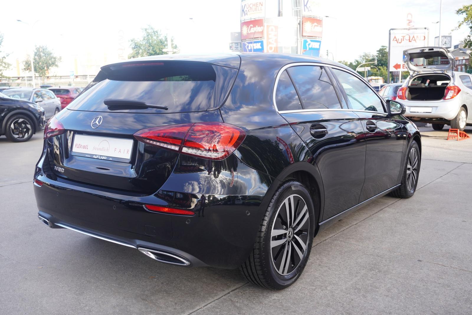 Mercedes-Benz A180 Progressive 7G-DCT LED Navi Kamera Tempomat