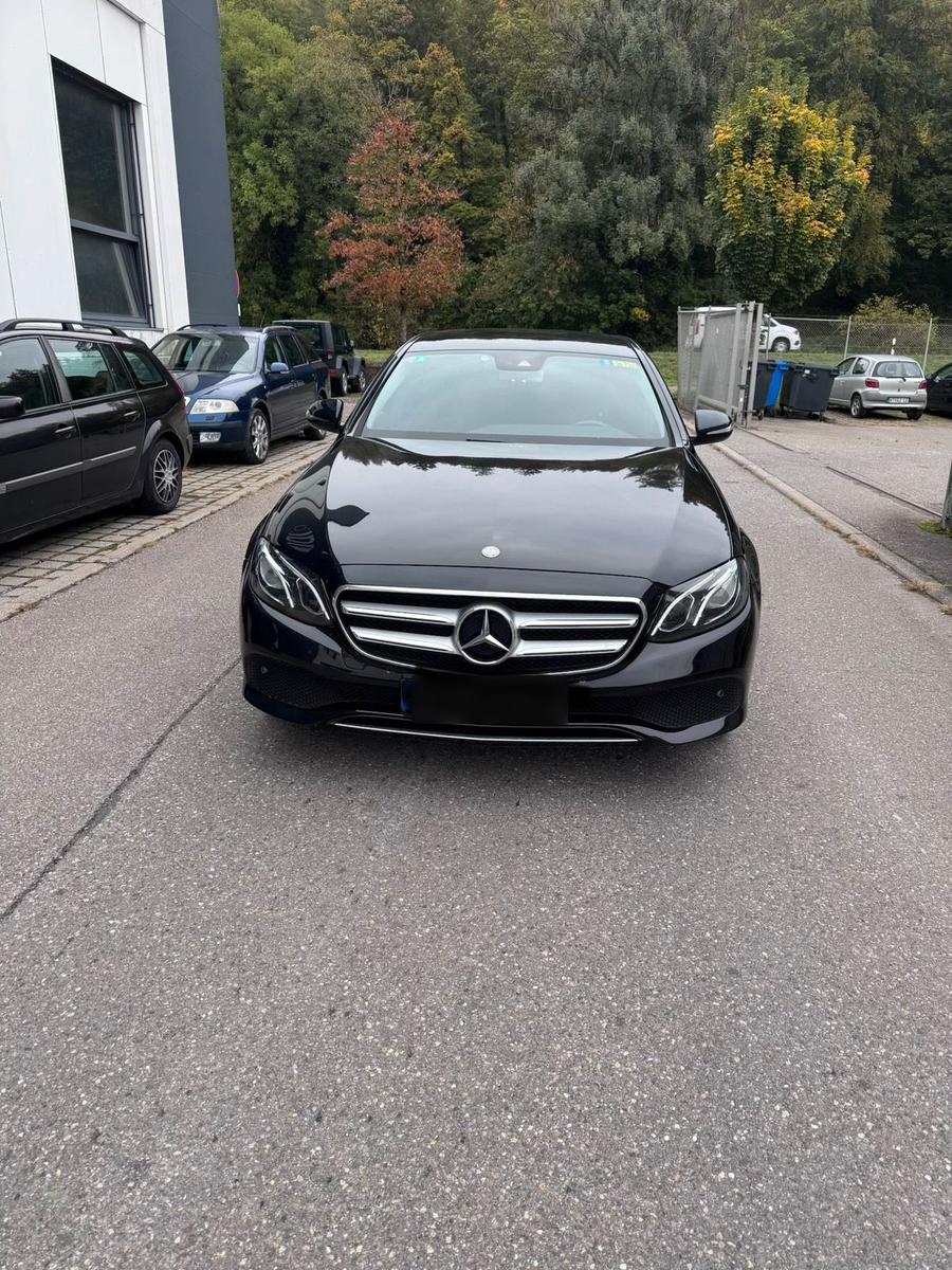 Mercedes-Benz E 220