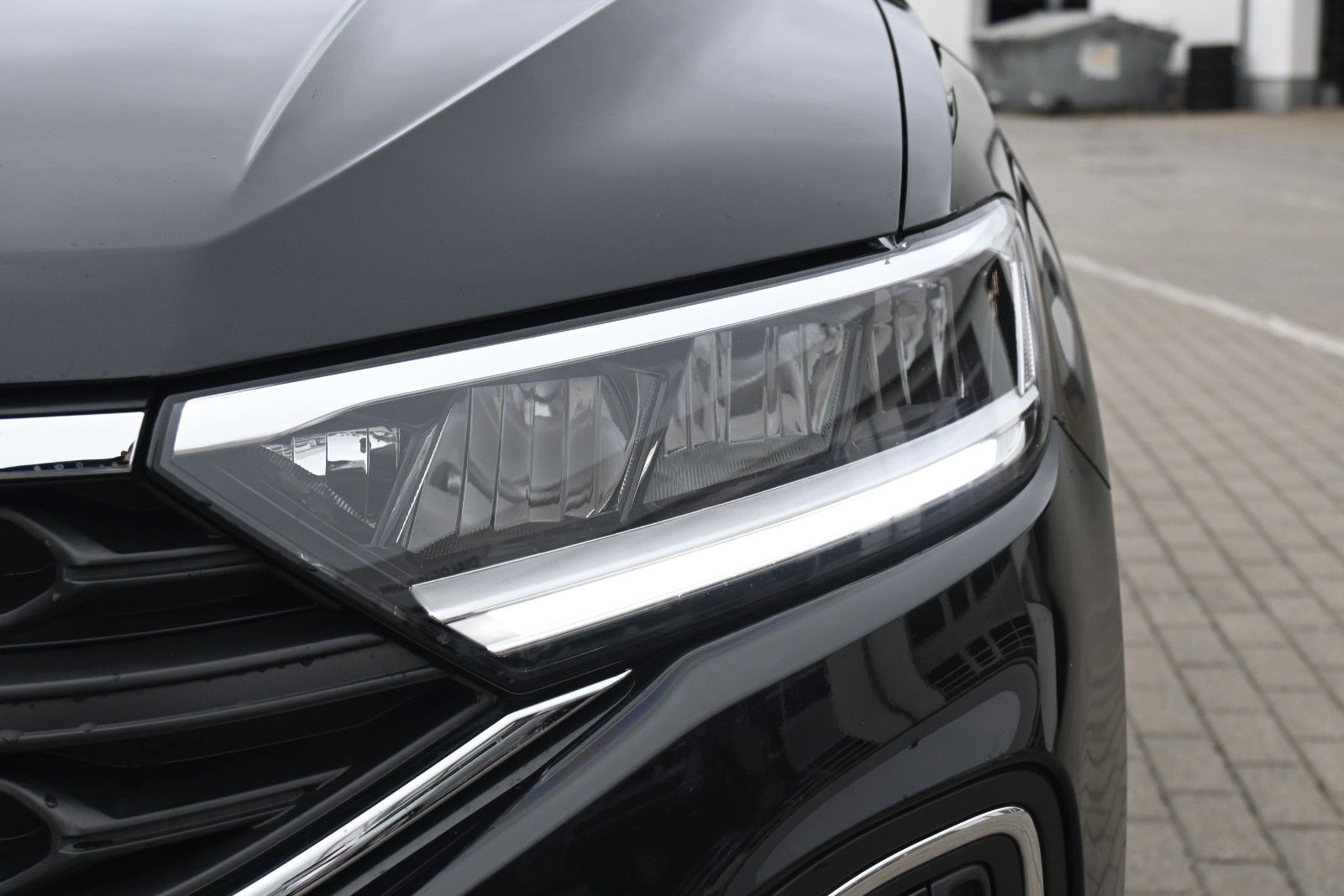 Fahrzeugabbildung Volkswagen T-Roc 1.5 TSI DSG Life*DAB*PDC*AppleCarPlay*SHZG