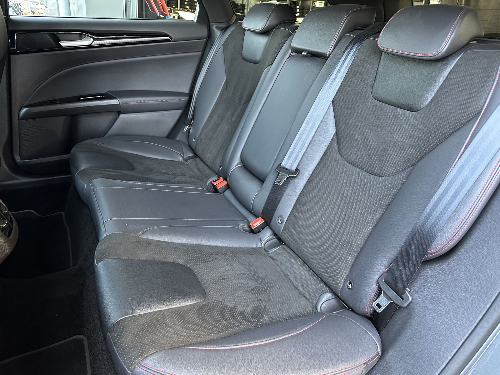 Fahrzeugabbildung Ford Mondeo Turnier 2.0 EB Aut. ST-Line NAV+LED+VCOCK