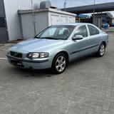 Volvo S60 2.4 - *AUTOMATIK*SITZH*MEMOR*TEMPOM*170PS* - gebrauchte Volvo S60 aus dem Jahr 2001