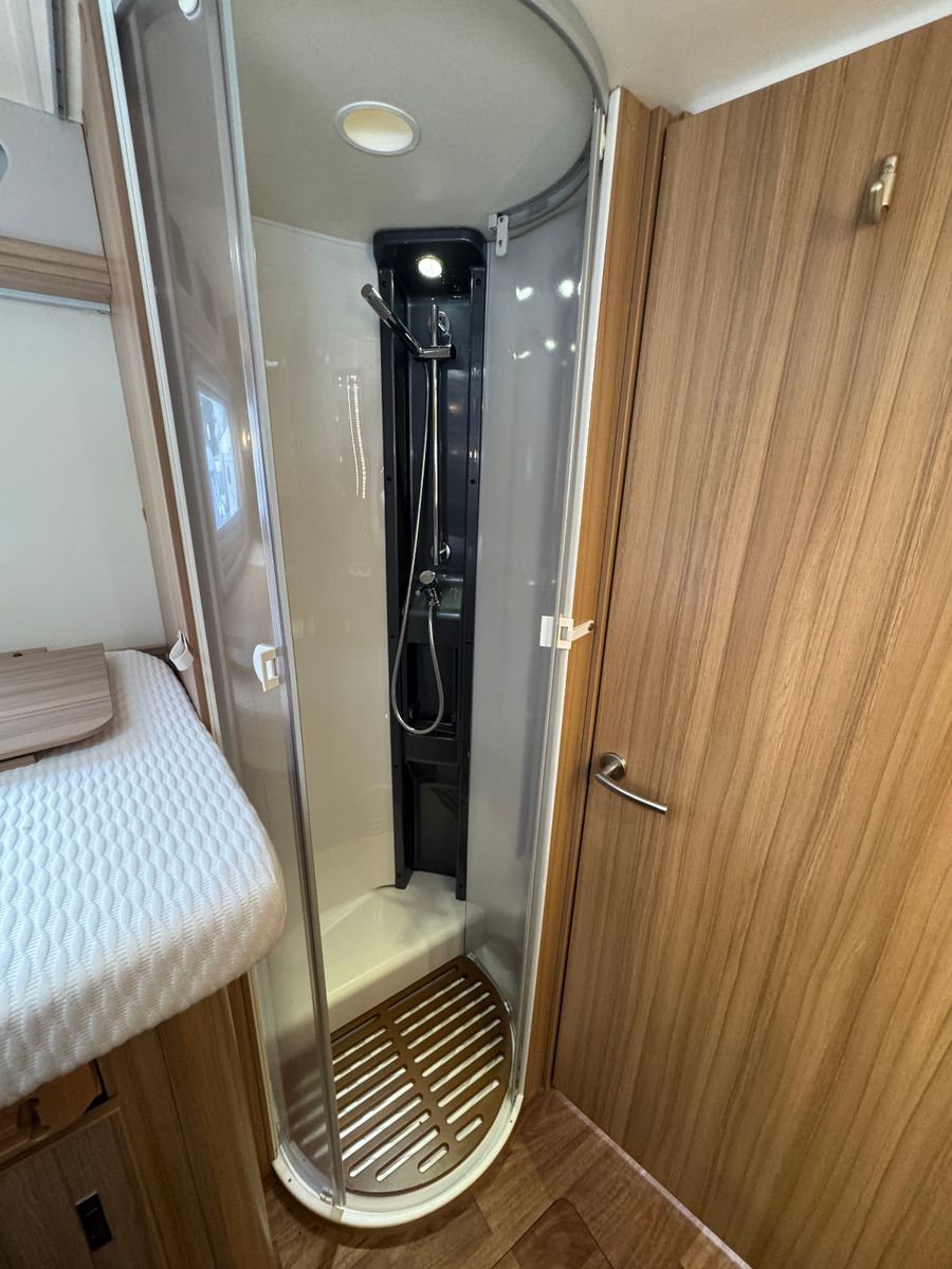 Fahrzeugabbildung Knaus SUN TI 700 MEG PLATINUM SELECTION FIAT 1.HAND