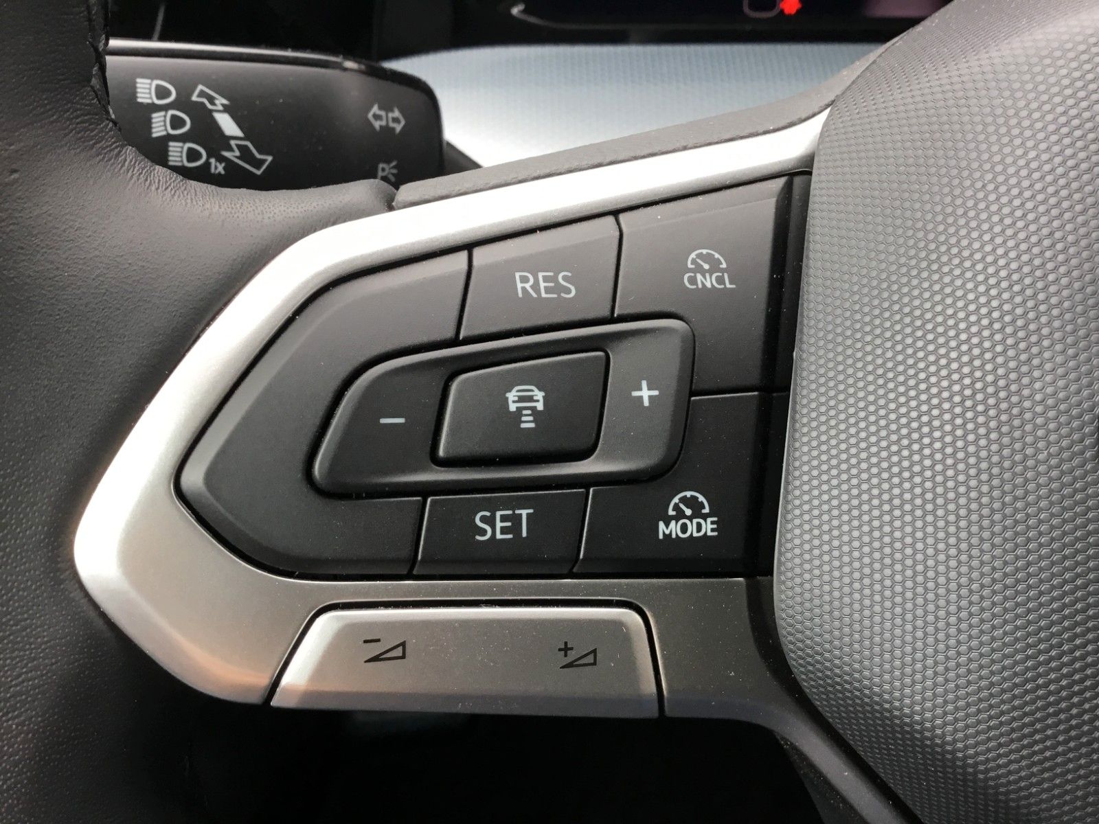 Fahrzeugabbildung Volkswagen Golf Goal 1.5 TSI+LED+Kamera+16"+AppConnect+ACC