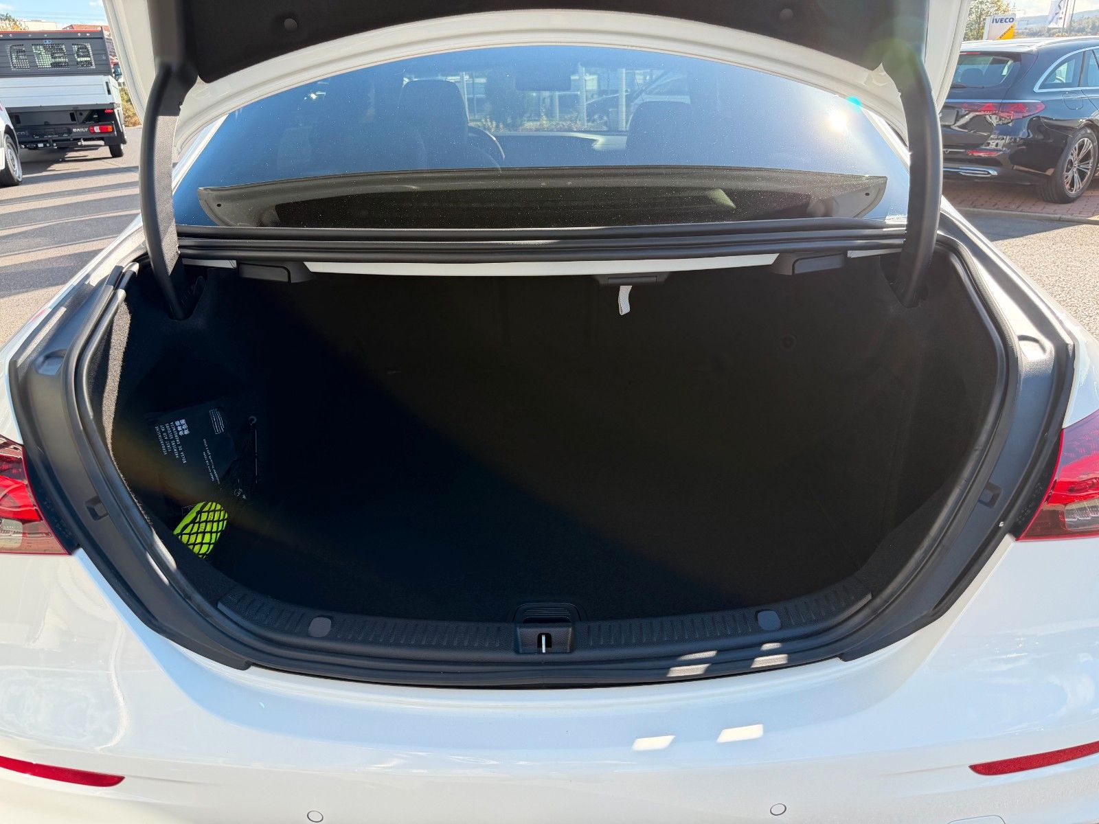 Fahrzeugabbildung Mercedes-Benz E 63 AMG S+DISTR+360°+AIRMAT+DRIVERS+NIGHT+PANO+