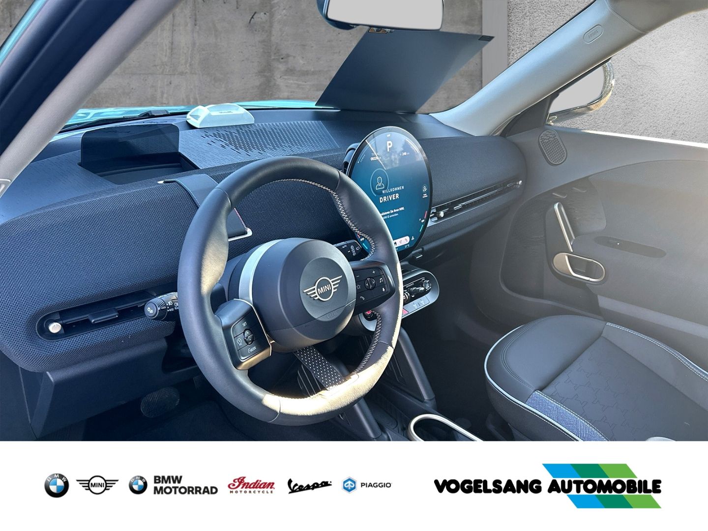 Fahrzeugabbildung MINI Aceman SE Classic Trim,Panodach,HeadUp,19''LMFel